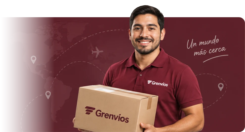 Repartidor de Grenvíos con una caja lista para enviar